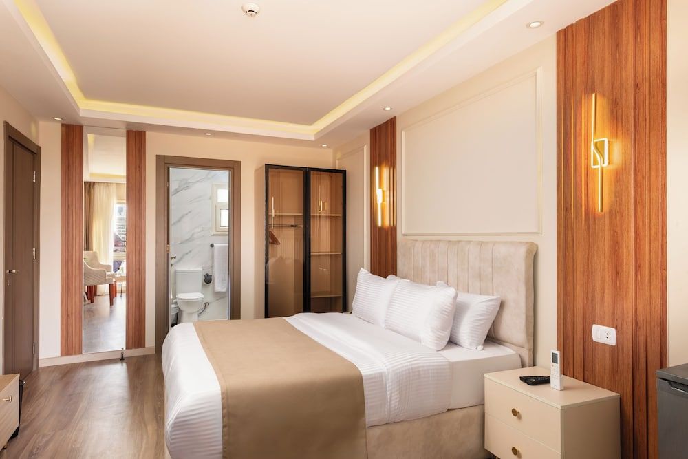 Deluxe Double Room, City View