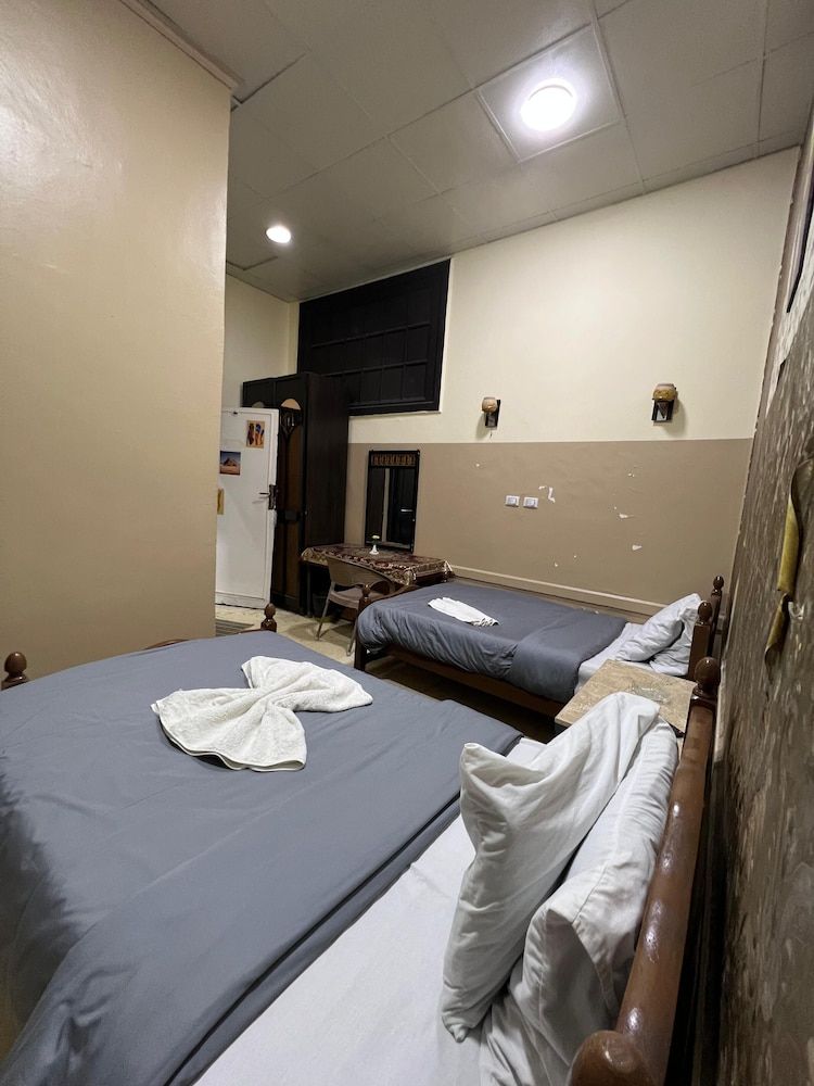 One Season Hostel Deluxe Twin Room