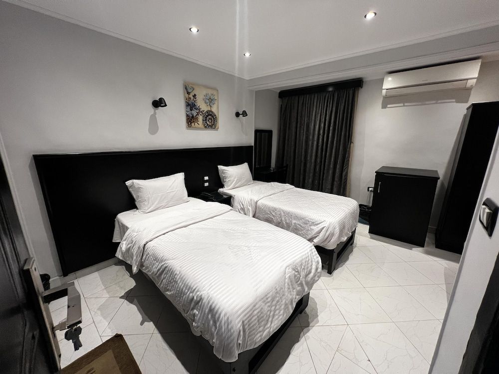 Helio Cairo Hotel Deluxe Twin Room 17