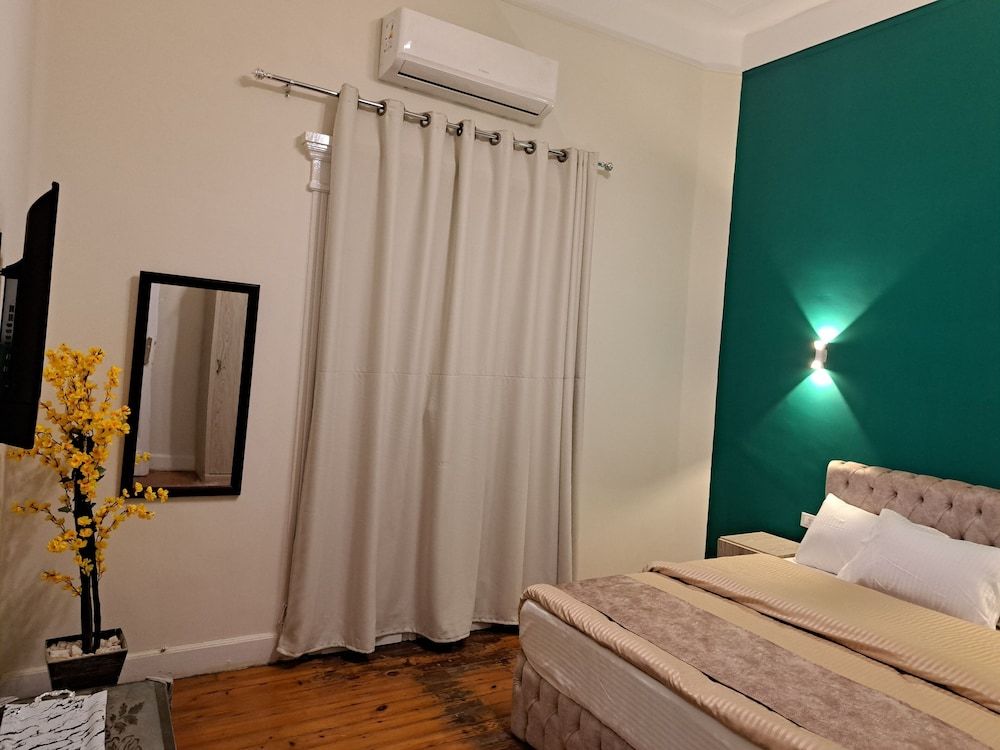 Downtown Family Suites Family Suite 8