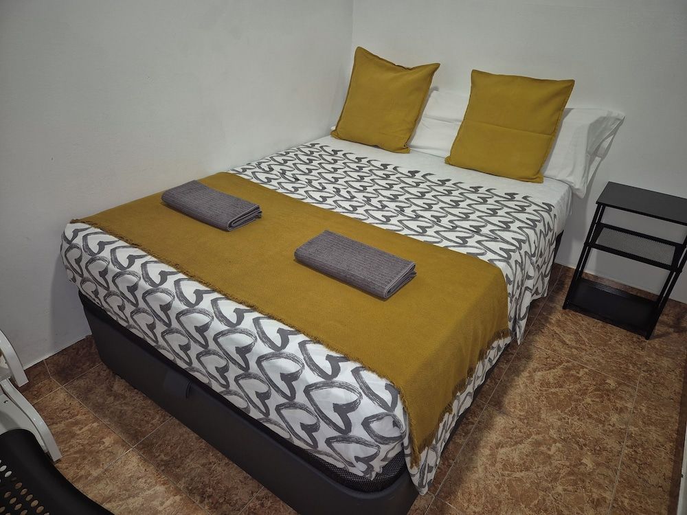 M-A Catrachos Rooms