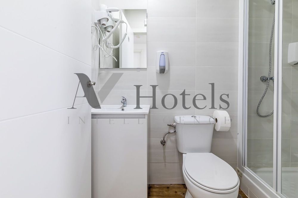 Economy Room, 1 Twin Bed, Non Smoking, Shared Bathroom