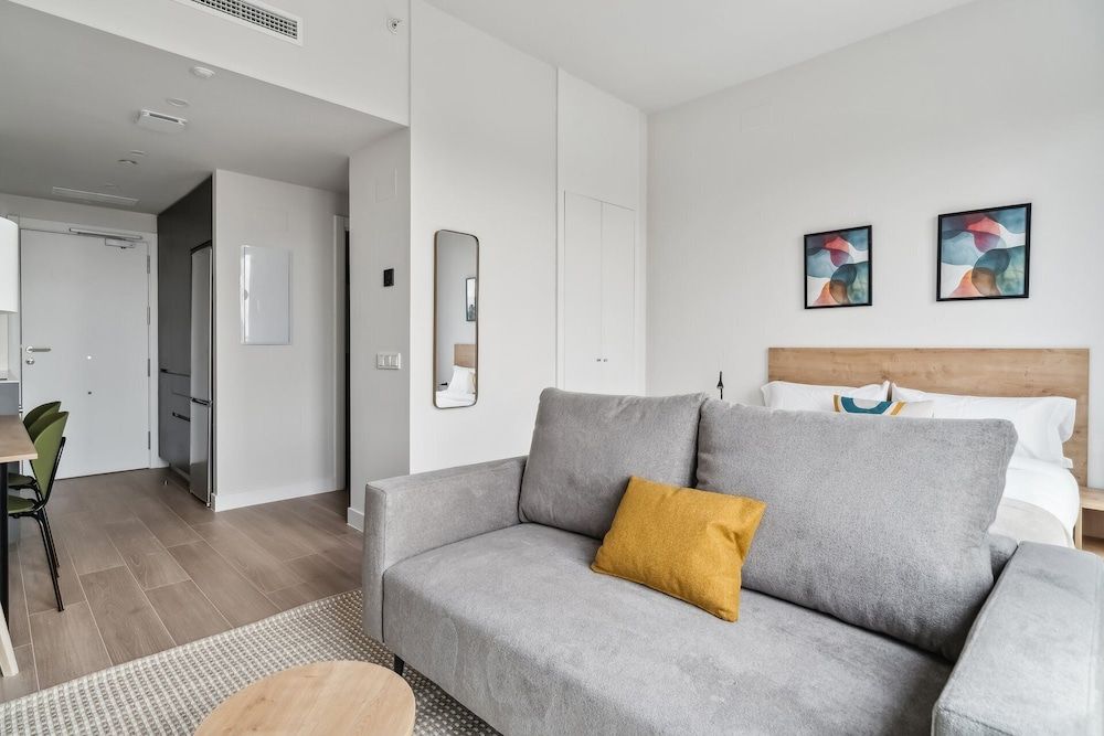 Truliving Vallecas by Habyt Deluxe Studio 2