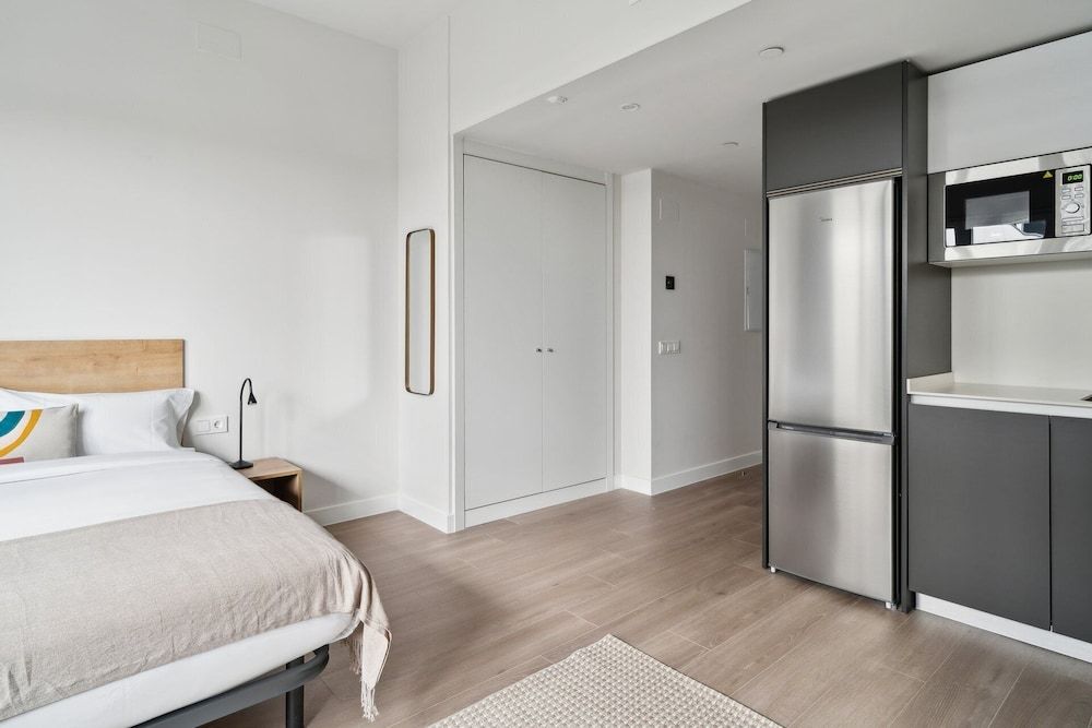 Truliving Vallecas by Habyt Deluxe Studio 7