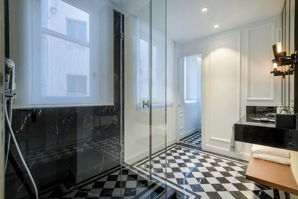 El Autor Hotel, Madrid, Autograph Collection Deluxe Room, 1 King Bed, Non Smoking 5