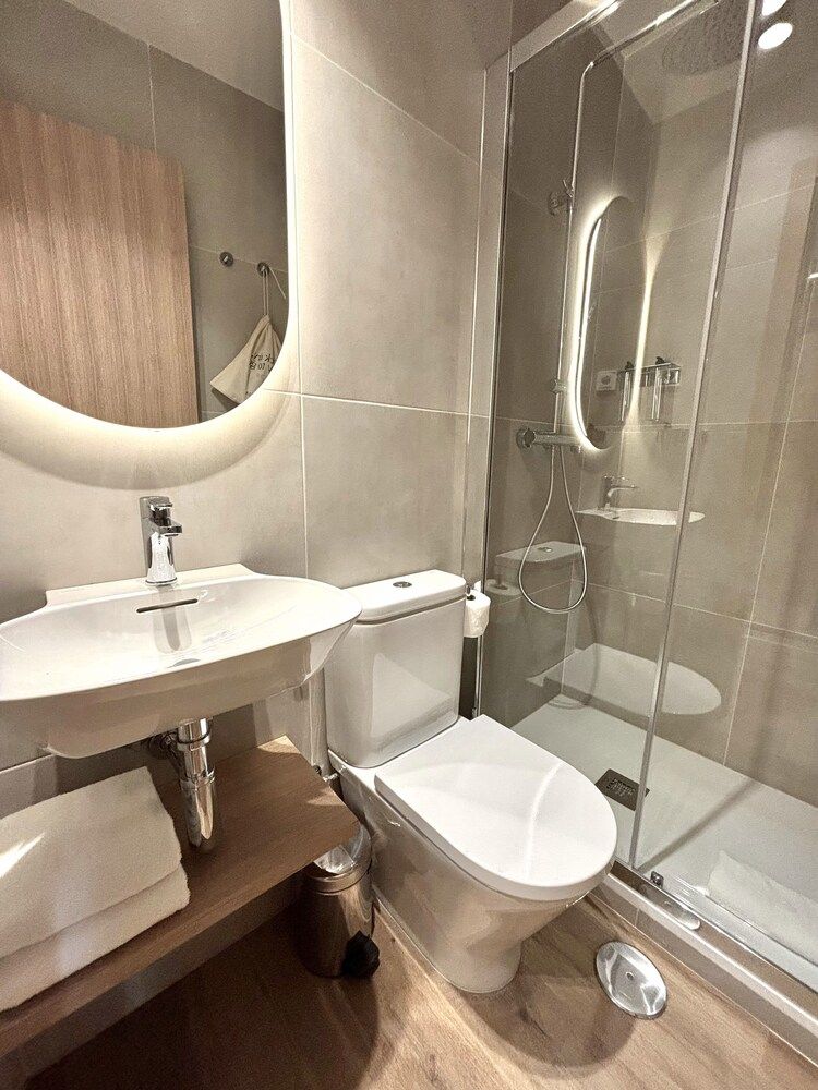 Colectia Stays Gran Vía Superior Double Room, 1 Bedroom, City View 5