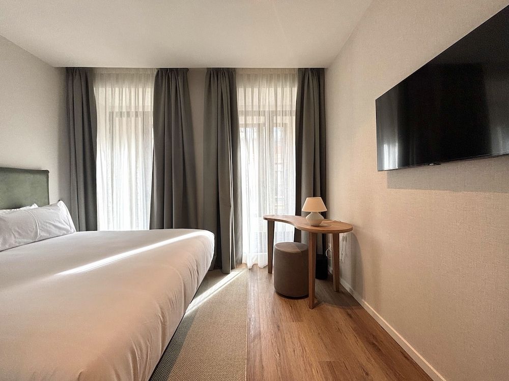 Colectia Stays Gran Vía Superior Double Room, 1 Bedroom, City View 2