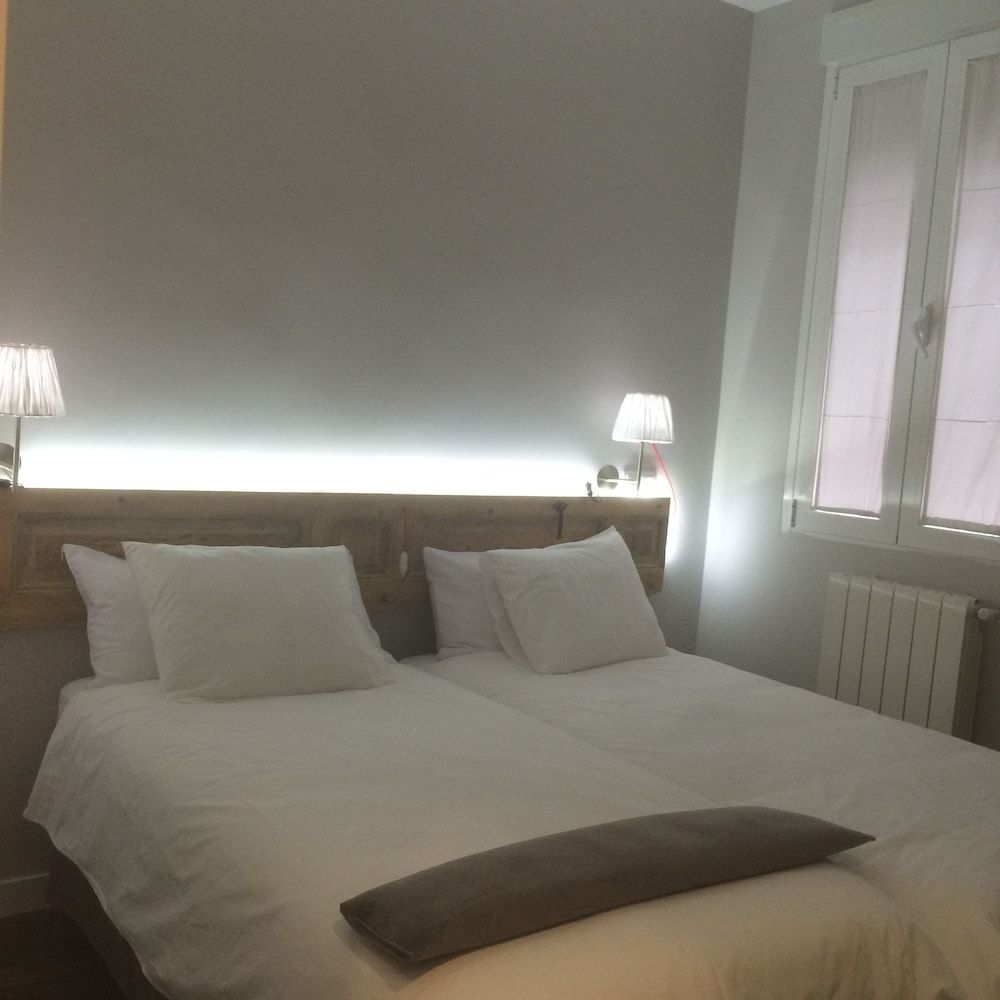Diezmadrid Hostal City Double Room, 1 Double Bed, Non Smoking, City View 5