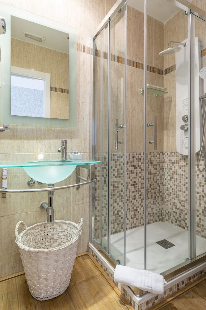 HA San Mateo Suites Double Room 32