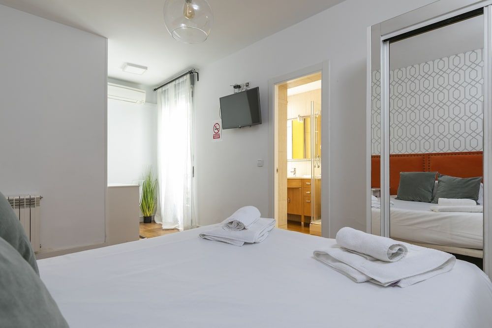 HA San Mateo Suites Double Room 20