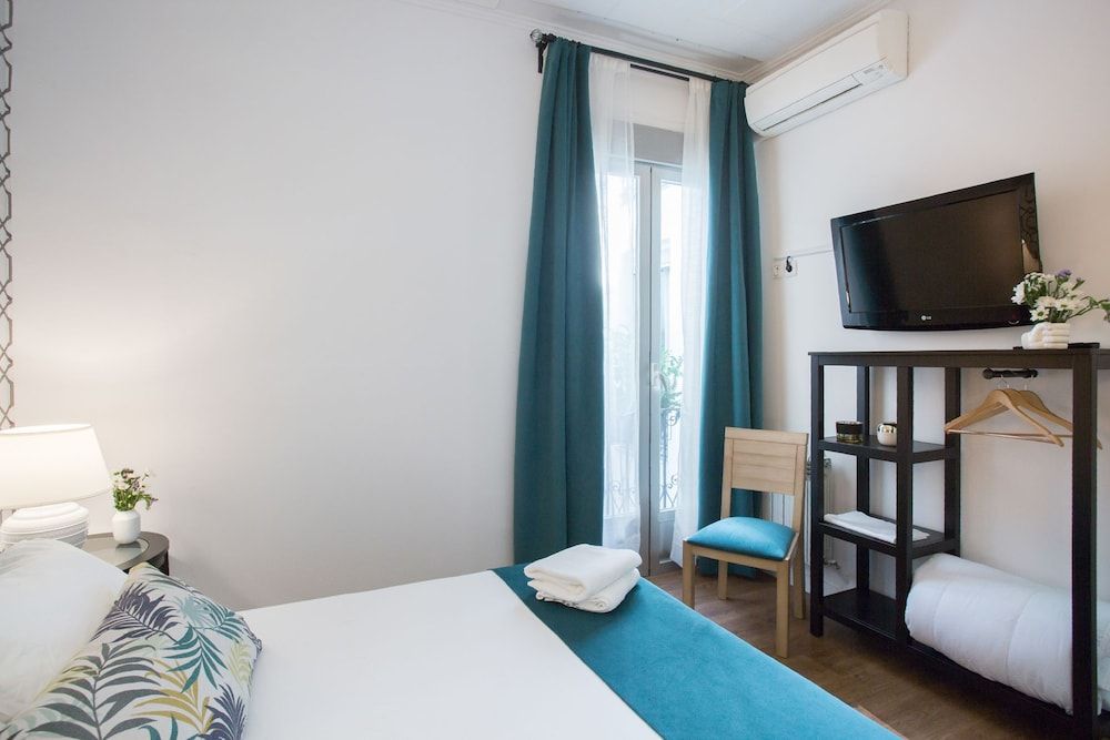 HA San Mateo Suites Double Room 12