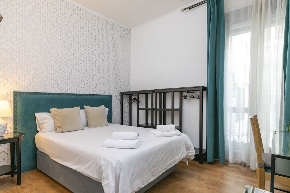 HA San Mateo Suites Double Room 23