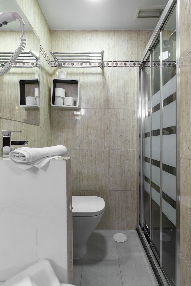 HA San Mateo Suites Double Room 33