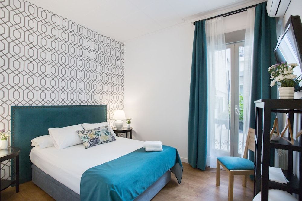 HA San Mateo Suites Double Room 5