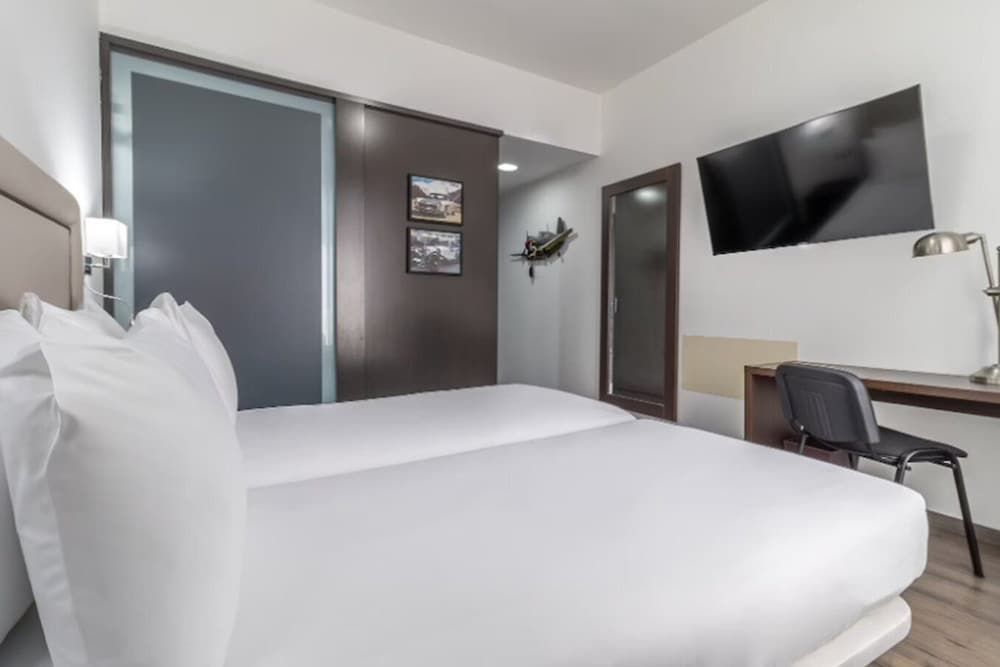 Exe Convention Plaza Madrid Double Room (1 or 2 Beds) 2