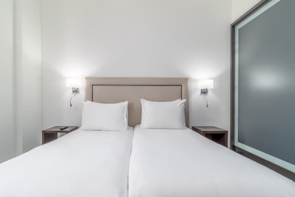 Exe Convention Plaza Madrid Double Room (1 or 2 Beds) 3