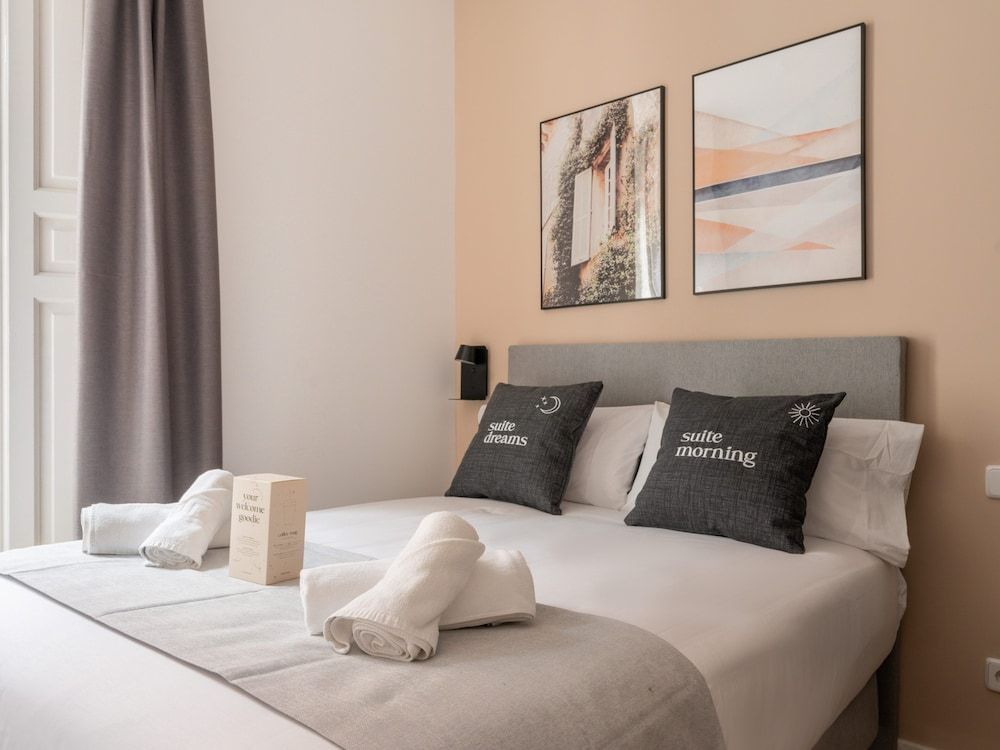 Limehome Madrid La Bolsa Studio Apartment with Balcony 2