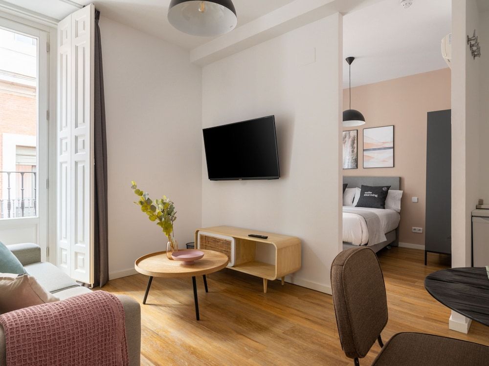 Limehome Madrid La Bolsa Studio Apartment with Balcony 18