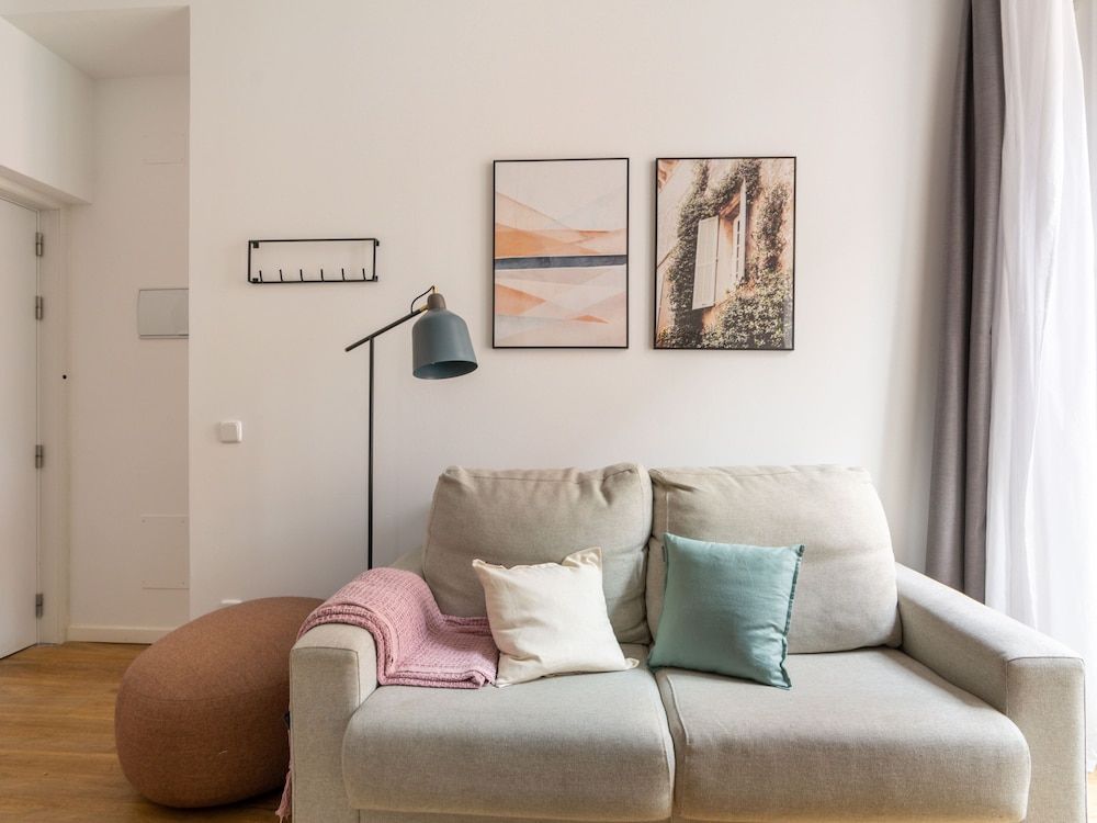 Limehome Madrid La Bolsa Studio Apartment with Balcony 21