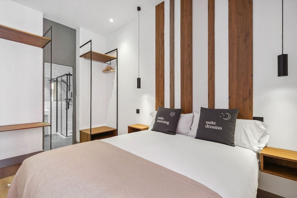 One-Bedroom Apartment with Balcony