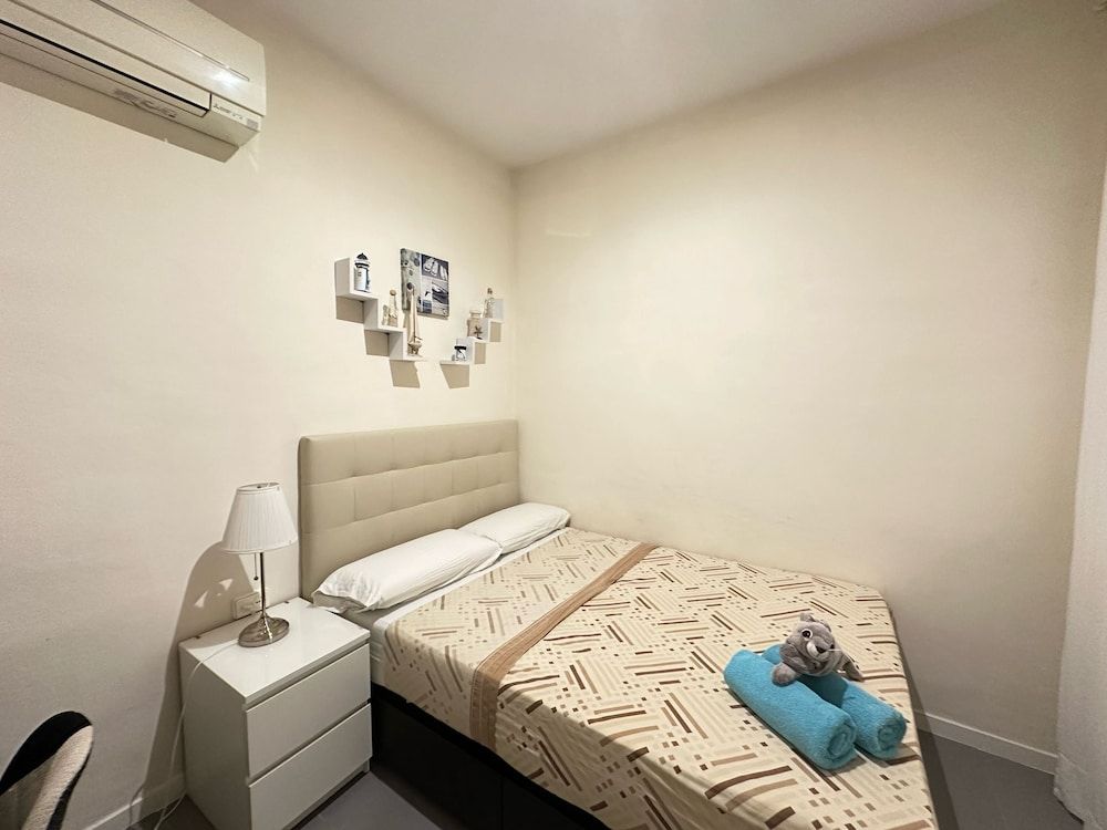 Rooms Balmes Economy Double Room, Shared Bathroom 2