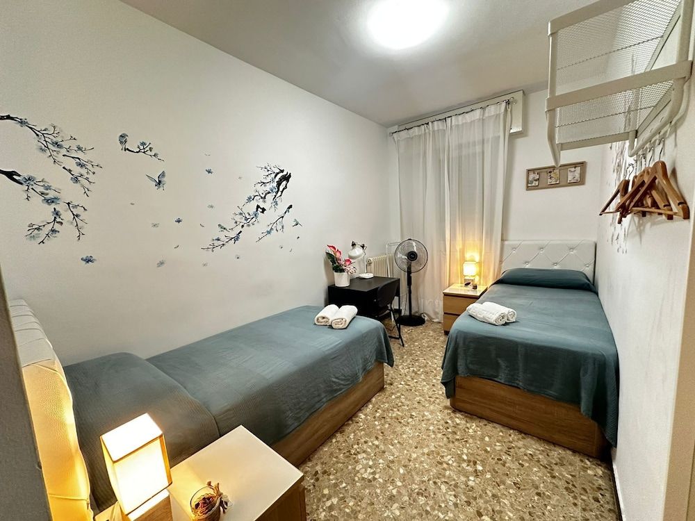 Rooms Sepulveda