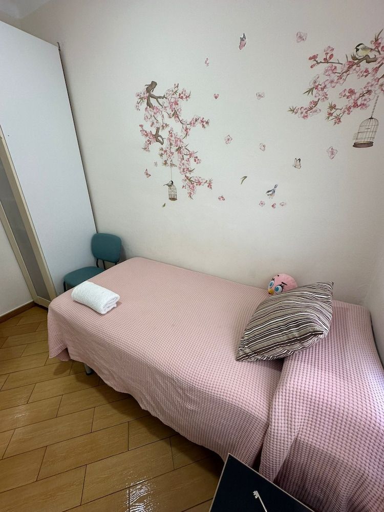 Classic Single Room, Shared Bathroom