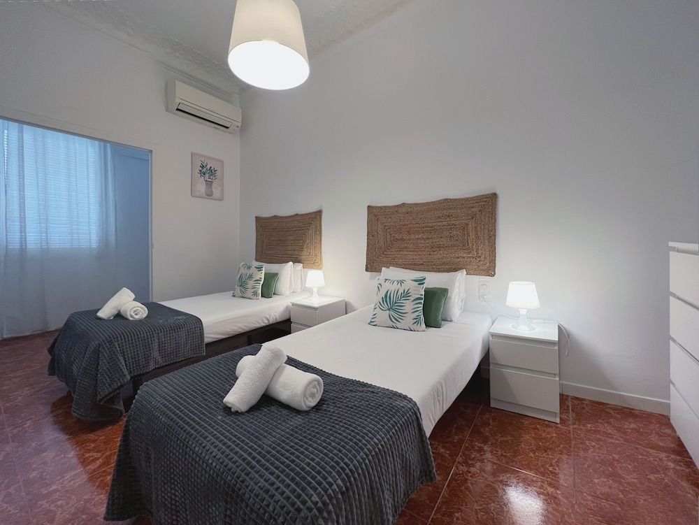 Apartment (4 Bedrooms)