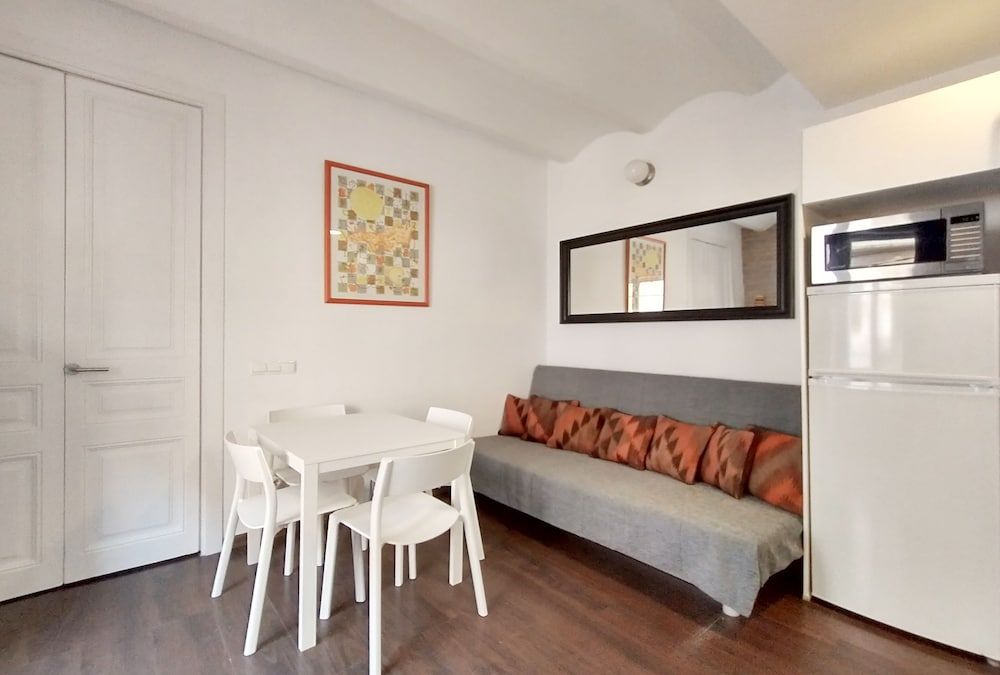 Barceloneta Apartment With Balcony
