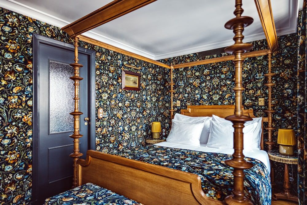 Hôtel Eldorado Paris Parisian room 2