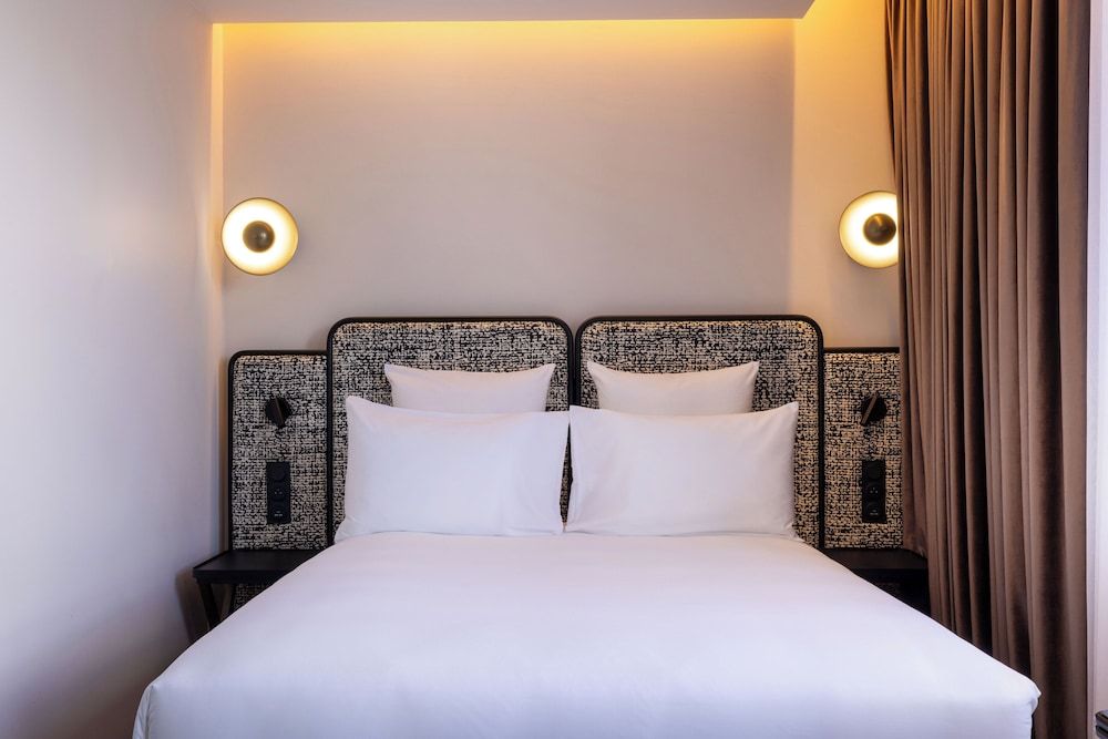 Superior Room, 1 King Bed, Mobility Accessible