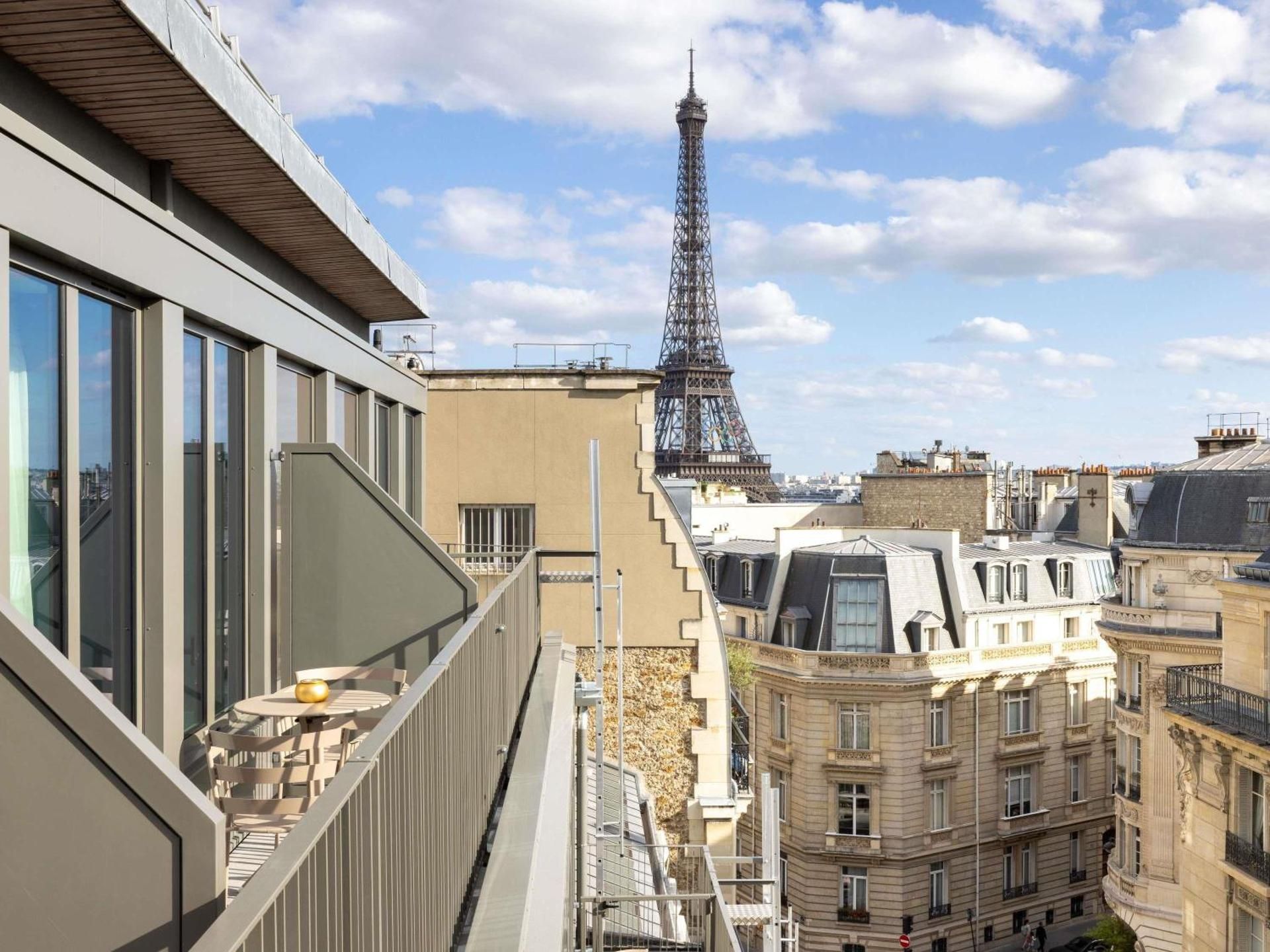 Deluxe Room with Balcony - 1 Double Bed