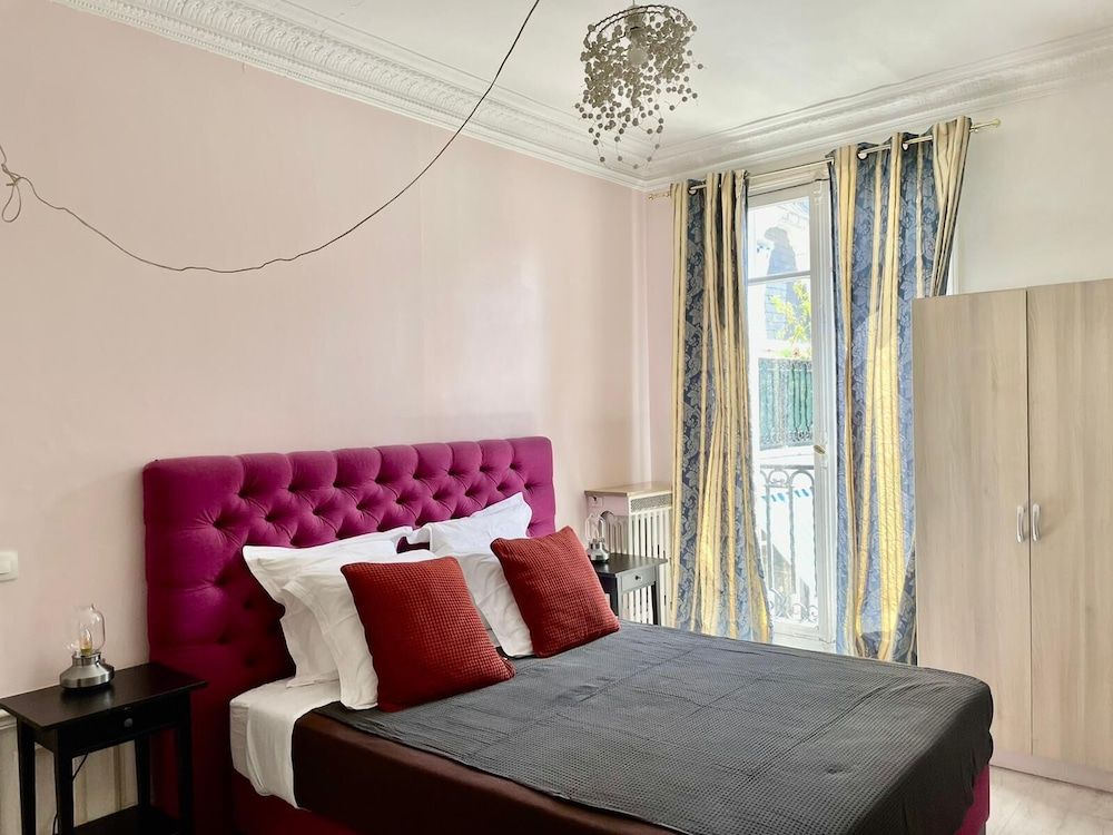 City Apartment, 4 Bedrooms, City View