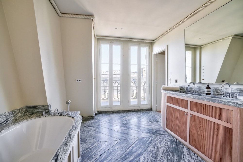 Exceptional Duplex - 4bed/8p - Eiffel Tower View