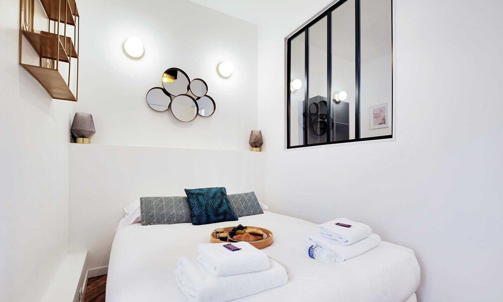 Chic Apartment in Paris for Couple