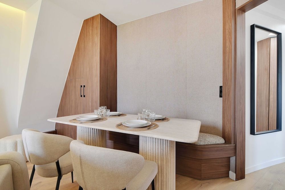Modern Apt -1br/4p - View Eiffel Tower / Passy