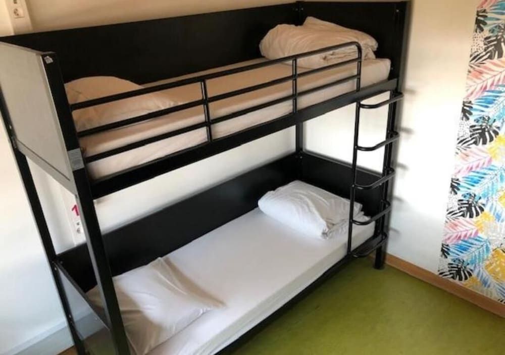 Bed in 2-Bed Female Dormitory with Ensuite Bathroom