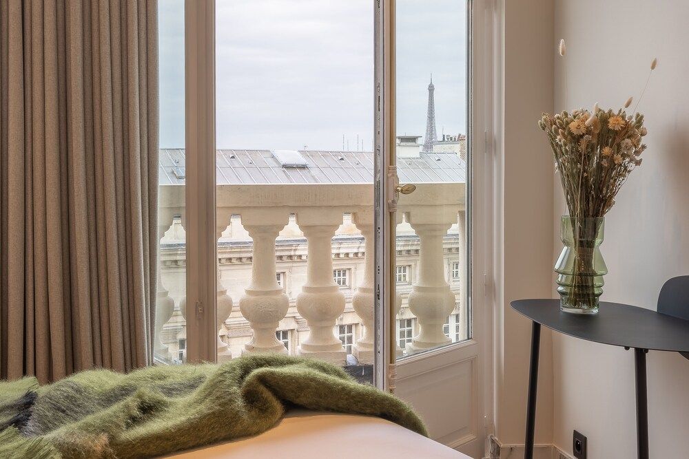 2 Bedroom Apartment with balcony - 55m²