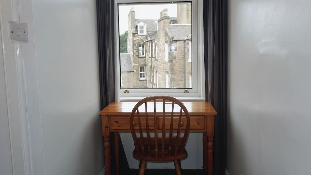 4 Friends House Comfort Single Room 4