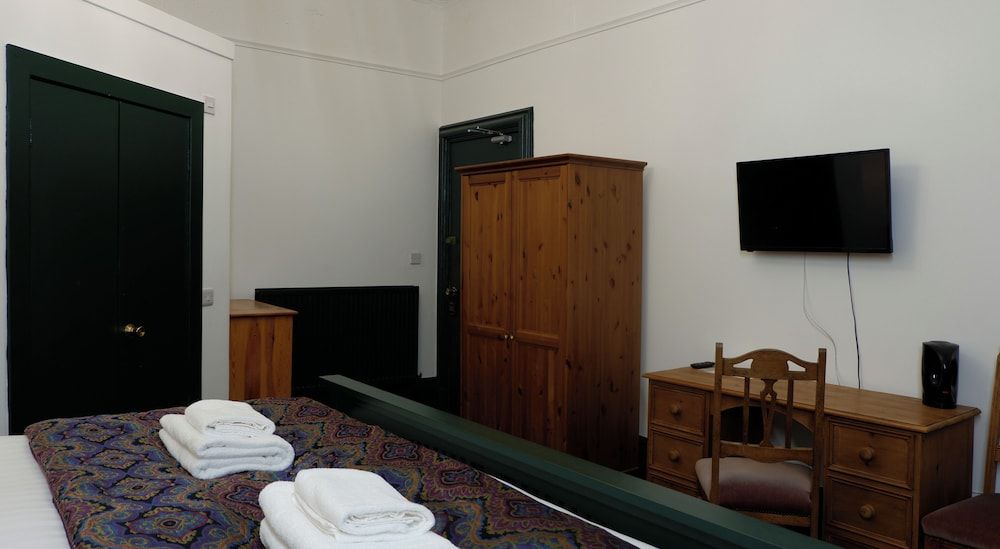 4 Friends House Deluxe Double Room 6