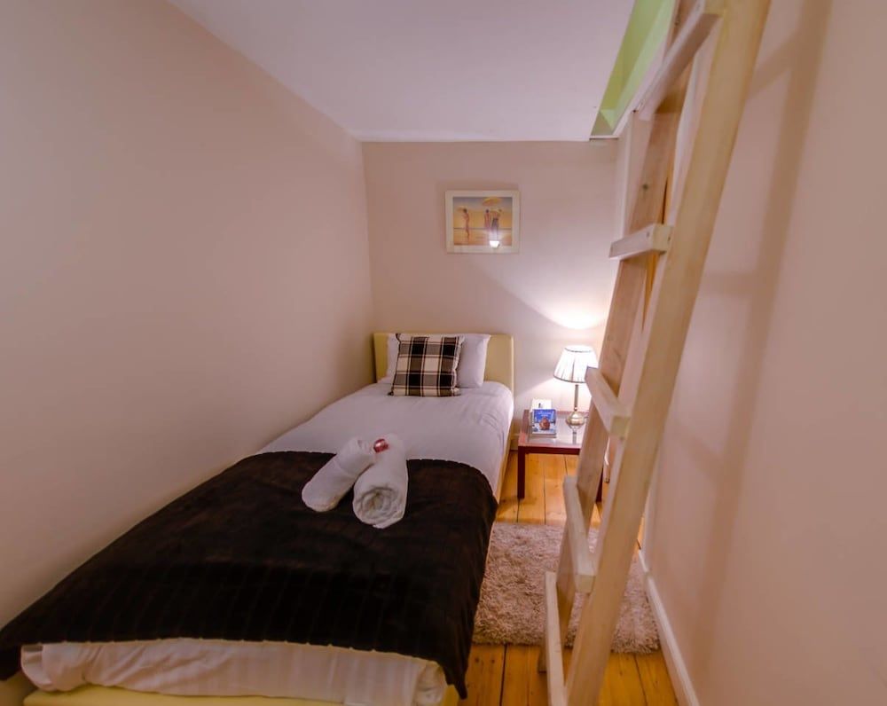 Apartment (3 Bedrooms)