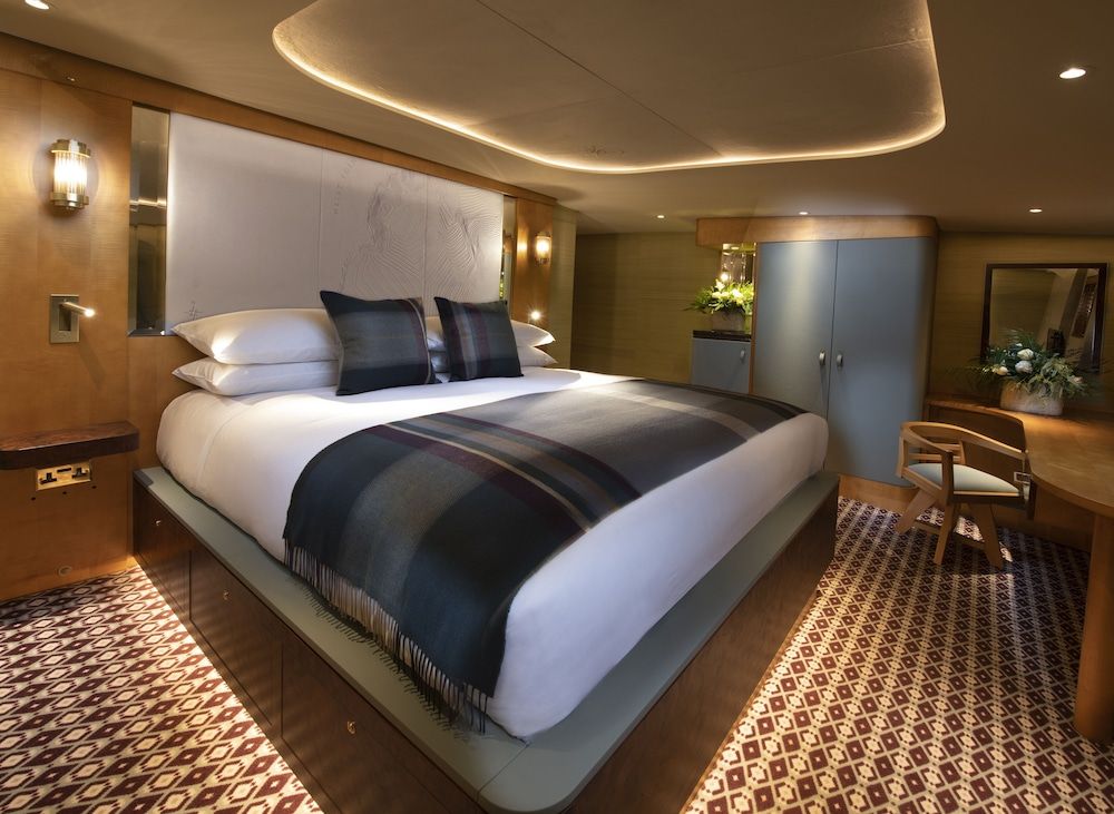 Fingal - A Luxury Floating Hotel