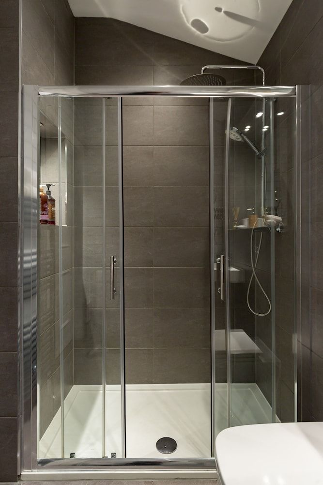 Crescent House Heriot Suite 5