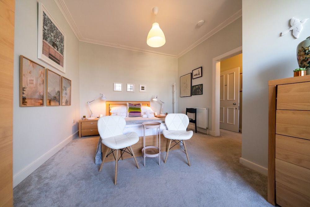 Crescent House Pentland Suite 5