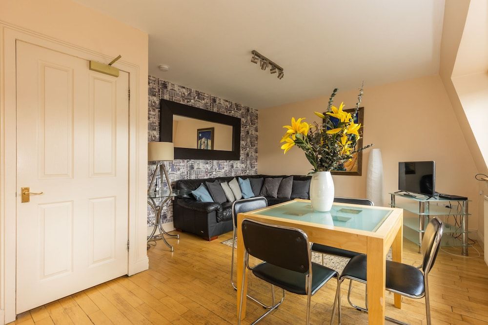 Amazing Castle View Apartment Deluxe Apartment, Private Bathroom, City View 14