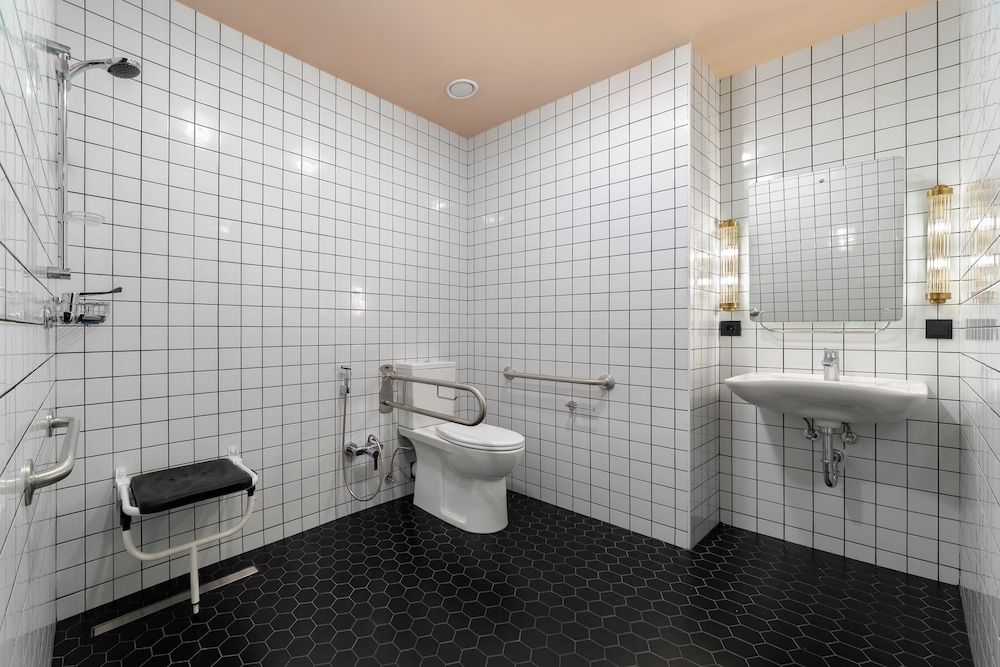 Artizan - Design Hotel Standard Twin Room 5