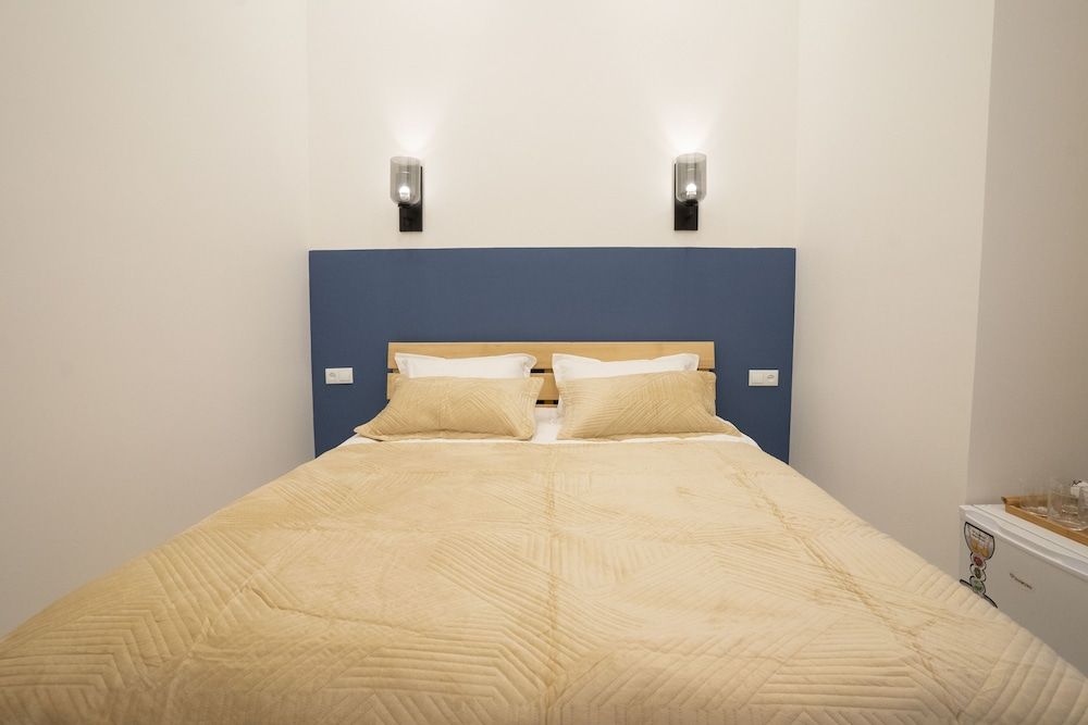 Sulitzer Residence Standard Double Room, 1 King Bed