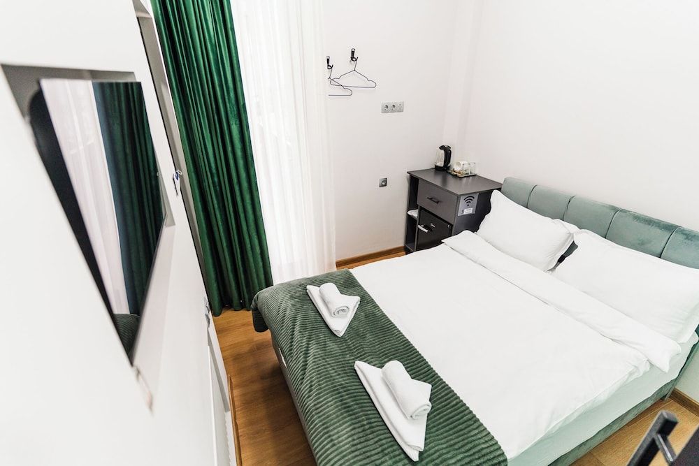 Trinity Hotel Economy Double Room, City View 4