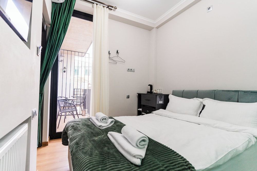 Trinity Hotel Economy Double Room, City View 3