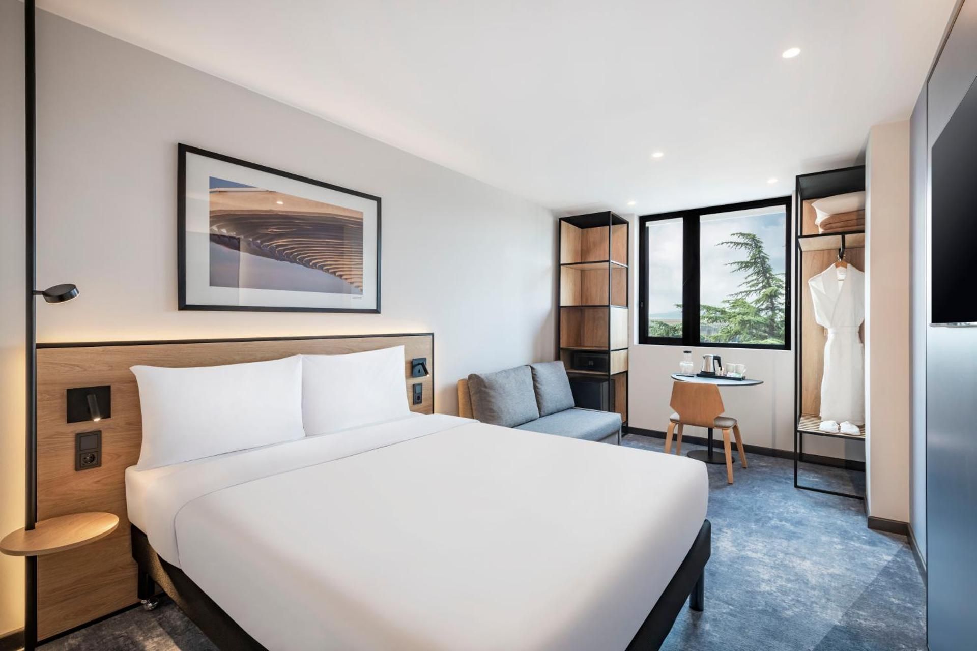 Superior Double Room with Sofa